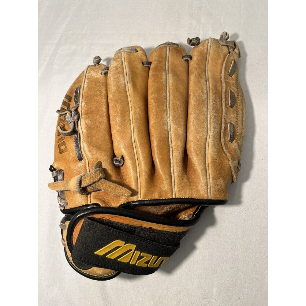 Mizuno MZ1204 Professional Model Right Hand Thrower 12" Glove
